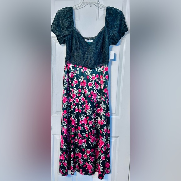 Altar’d State Clydie floral maxi dress with hunter green lace, size XL - Picture 2 of 10